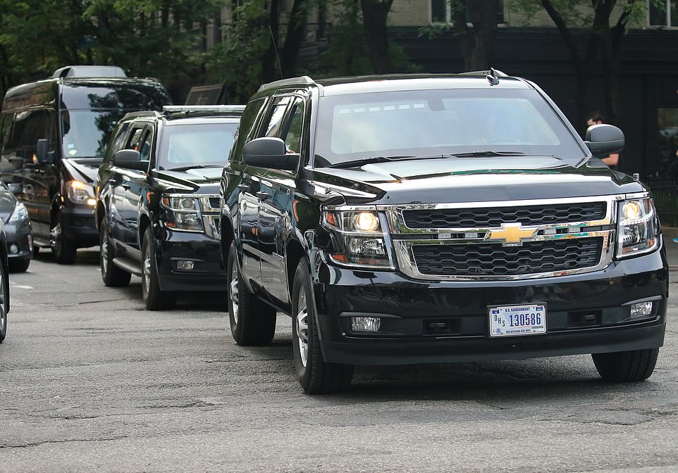 El convoy tenía detalles del Servicio Secreto, junto con una escolta de la policía de Nueva York.
