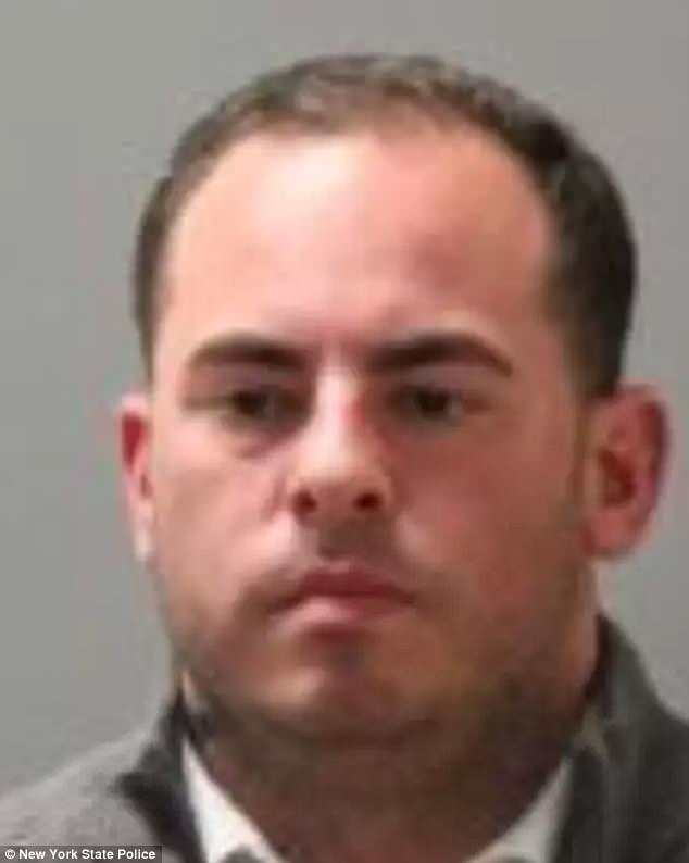 Daniel J. Bosquez (en la foto), de 36 años, fue acusado en relación con el incidente violento. 