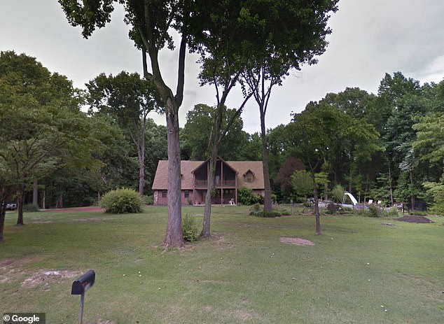 El ataque ocurrió alrededor de las 3:30 p. m. en la casa de la familia de $360,000 en Sylvan Road (en la foto) en Millington, Tennessee, cerca de Memphis.