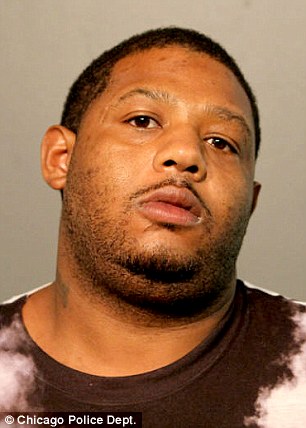 Rick Franklin, de 27 años, es la única persona acusada por la policía de Chicago después de que dispararan a 75 personas en un solo fin de semana. 