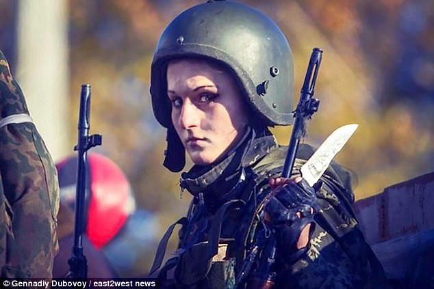 Anastasia Slobodyanyuk luchó por los rebeldes pro-Vladimir Putin y fue aclamada por su 