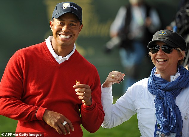 En la foto, Juli bromea con Tiger Wood el primer día de la Copa Presidentes 2009 en el campo de golf Harding Park en San Francisco.