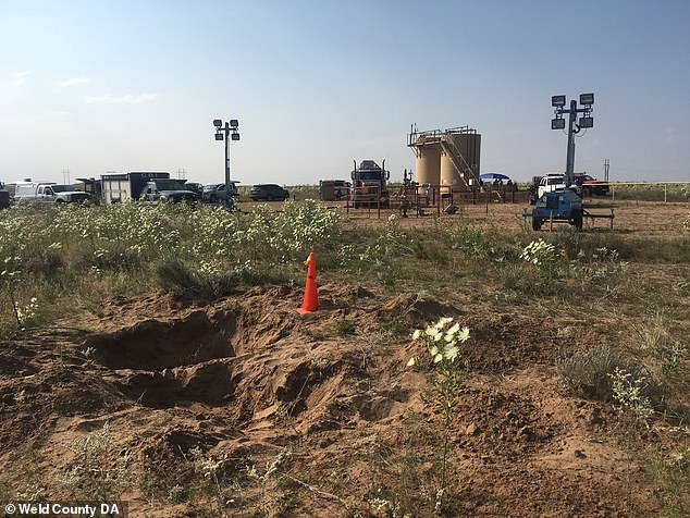 Ubicación: La tumba estaba ubicada a unos 100 metros de los tanques de aceite donde Watts arrojó los cuerpos de sus dos hijas (arriba)