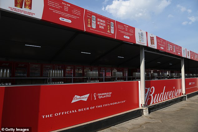 Se cree que Budweiser está furiosa después de que Qatar prohibiera la venta de alcohol en los estadios