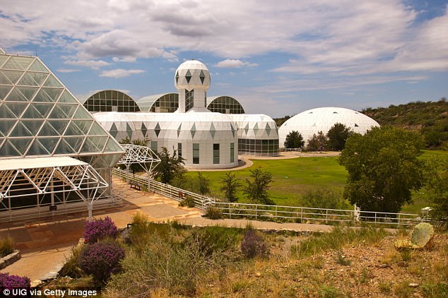 En 1984, fundó y se convirtió en el financiador principal del proyecto Biosphere 2 en Oracle, Arizona.  El proyecto de tres acres era un riesgo potencial para establecer vida futura en Marte.