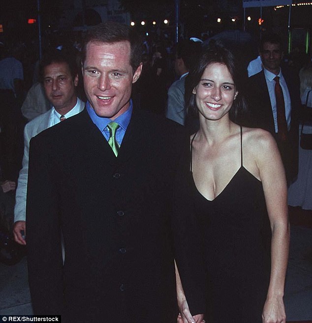 Tiempos más felices: Beghe y su esposa Angie Janu aparecen aquí en 1997