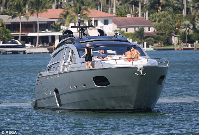 Paseos en bote: el yate es propiedad del restaurador, empresario de la vida nocturna y la hospitalidad con sede en Miami, Dave Grutman.