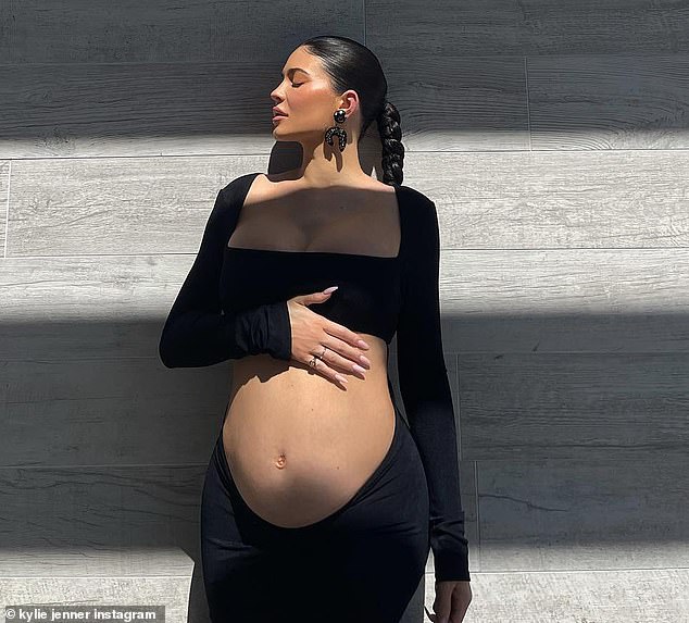 Barriga de bebé: Jenner dio a luz a su segundo hijo el 2 de febrero de 2022;  Visto durante su último embarazo.
