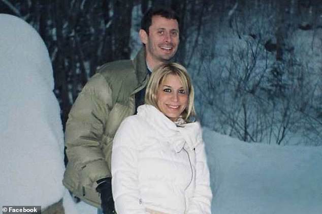 El empresario canadiense Adam Anhang, fotografiado con su esposa Aurea Vázquez-Rijos, fue asesinado en 2005 después de que la pareja se reuniera en un restaurante en San Juan para hablar sobre su divorcio.