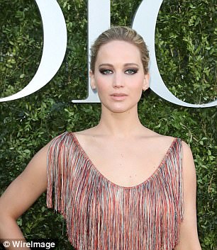 Ella es la realeza de los Oscar y ciertamente una de las actrices más exitosas de nuestro tiempo, sin embargo, los $ 110 millones de Jennifer Lawrence todavía no vencen a Wanczyk, quien es 4 veces más rico que el hambre de actriz de 