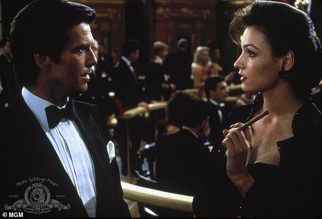 Avance: Janssen ganó reconocimiento mundial como actriz cuando interpretó a Xenia en Goldeneye de 1995 junto a Pierce Brosnan como 007 James Bond.