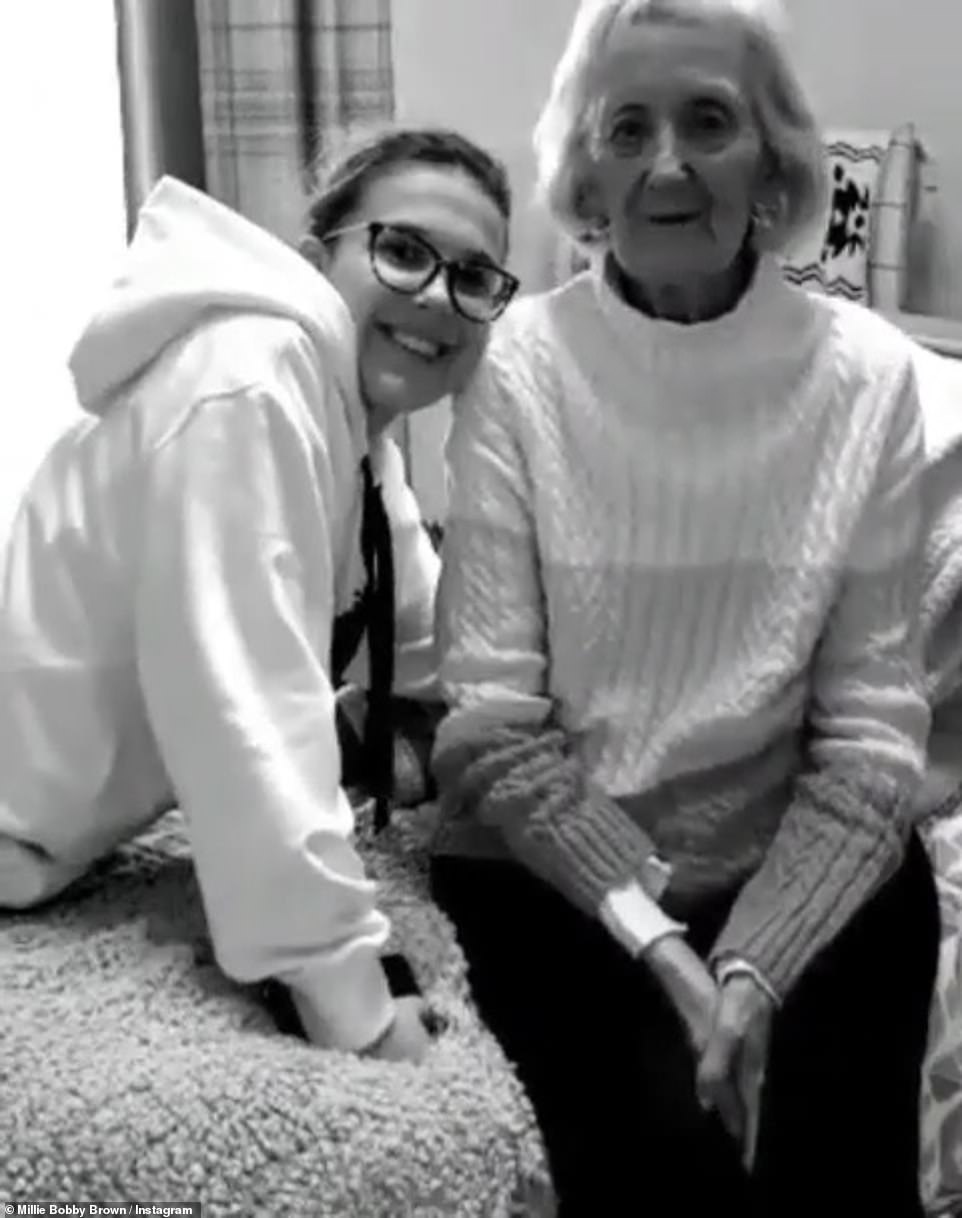 RIP: la estrella de Stranger Things informó a los fanáticos sobre el fallecimiento de su abuela en una desgarradora publicación de Instagram publicada en noviembre de 2020