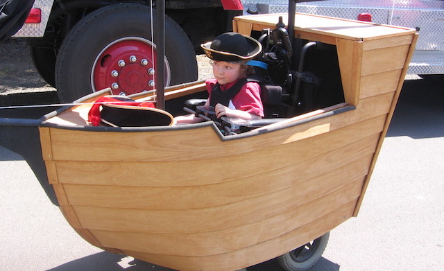 barco-pirata-traje-de-silla-de-ruedas-magia-sitio-silla-de-ruedas