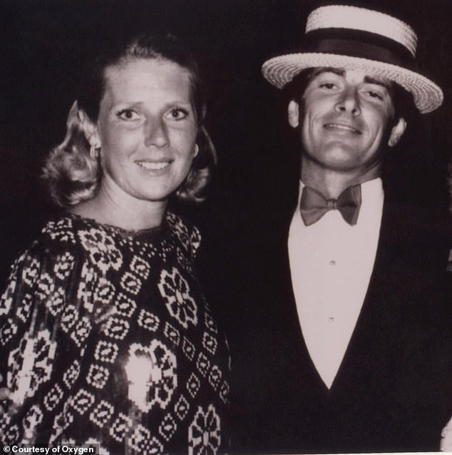 Betty y Dan Broderick (en la foto juntos arriba) se casaron en 1969 pero se divorciaron en 1985 después de que Dan siguiera su carrera dirigiendo un bufete de abogados de negligencia médica.