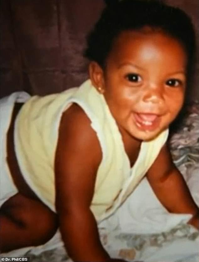 En 1983, a Jackson, de dos años (en la foto), lo mataron de hambre, lo golpearon y le negaron medicamentos para la epilepsia porque Young creía que las convulsiones de la niña eran una señal de que estaba poseída por el diablo.