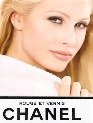 Superestrella: la modelo reservó una campaña de belleza con Chanel (en la foto) a los 19 años y fue fotografiada para Vogue en 1995