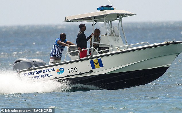 Suárez y Devil llegaron a Barbados el 22 de junio para pasar una semana de vacaciones en Holetown, montaron en moto acuática dos días después y nunca más se les volvió a ver.