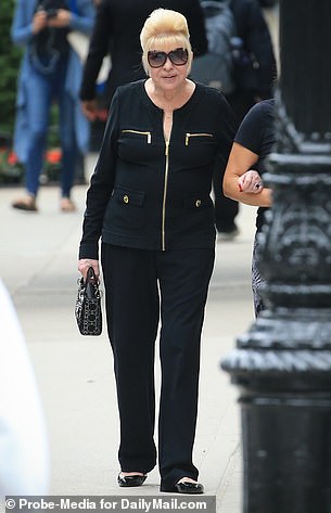 Ivana Trump fue vista por última vez el 22 de junio paseando por el Upper East Side con la ayuda de un asistente