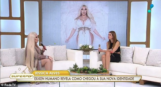 Revelación: le dijo al programa brasileño Superpop esta semana que ha tenido relaciones sexuales desde la transición