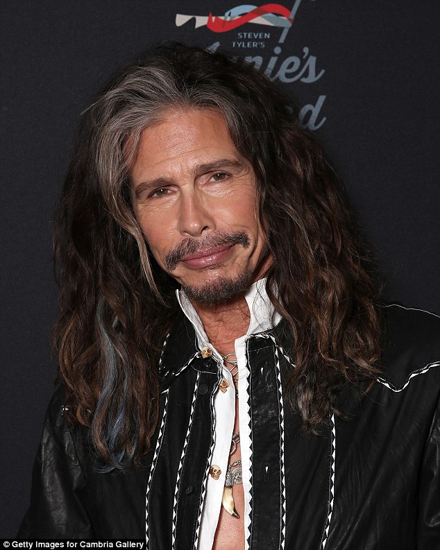 El líder de Aerosmith, Steven Tyler, también fue admitido en McLean mientras luchaba contra la adicción.