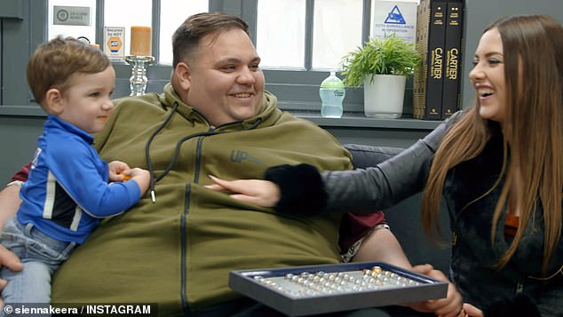 La pareja fue de compras en el primer episodio de la nueva serie de Channel 5, Big Brits go Large, que se emitió el domingo.