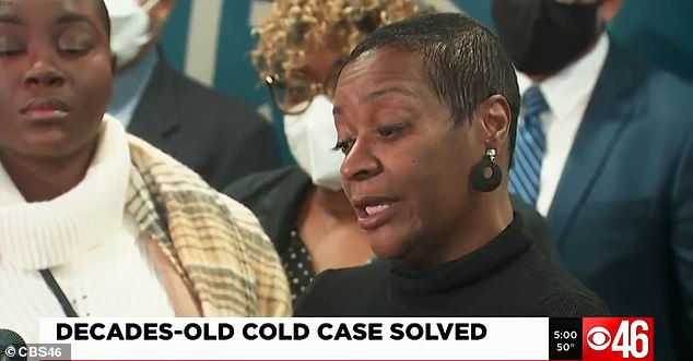 La madre de Niccole, Acqunellia Smith, en una conferencia de prensa el martes para anunciar el avance en el caso de su hija.