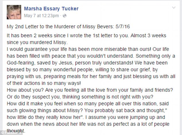 La suegra de Bevers, Marsha Essary Tucker, escribió una carta al asesino, instándolo a entregarse antes de que la policía lo encuentre.