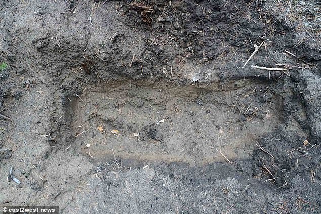 El cuerpo de Oleg Sviridov, de 32 años, fue encontrado cerca del pueblo de Vintai en una tumba, los fiscales creen que lo obligaron a cavar él mismo (foto)