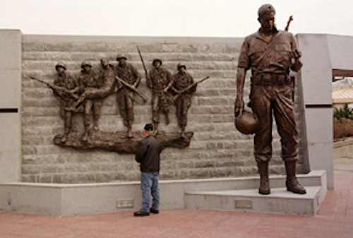 Korean War Vets Memorial_soldier-NJ DeptofMilitaryand Veterans Affairs