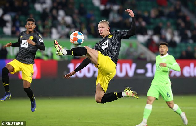 Erling Haaland marcó su regreso de una lesión con un gol en la victoria del Borussia Dortmund por 3-1