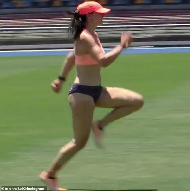 Jiggling Jenneke está de vuelta!  La vallista olímpica Michelle Jenneke regresó a la pista después de una lesión y dejó poco a la imaginación en un video compartido en Instagram el miércoles.