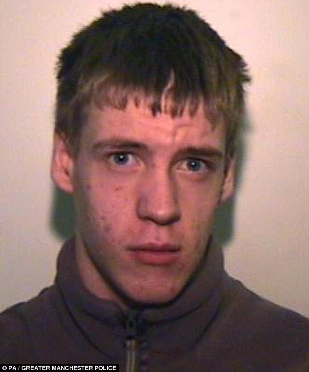 Asesino: Michael Hamer, en la foto, tenía solo 14 años cuando mató a Joe Geeling, de 11 años, en su casa en Bury, Greater Manchester, después de atraer al alumno más joven con una carta falsa.